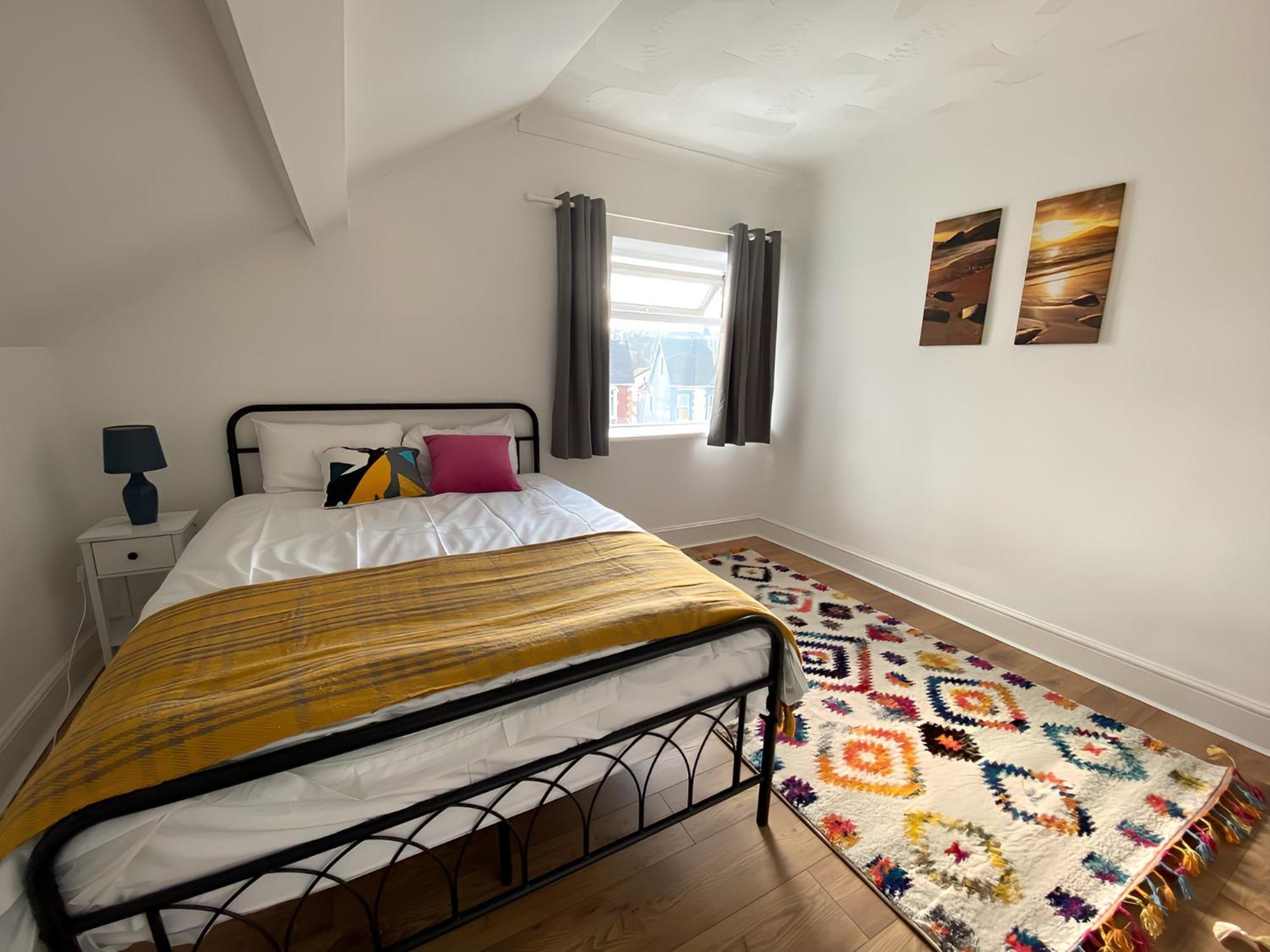 4-Bedroom Home - Perfect For Those Working In Bridgend - By Tailored Accommodation Exteriör bild