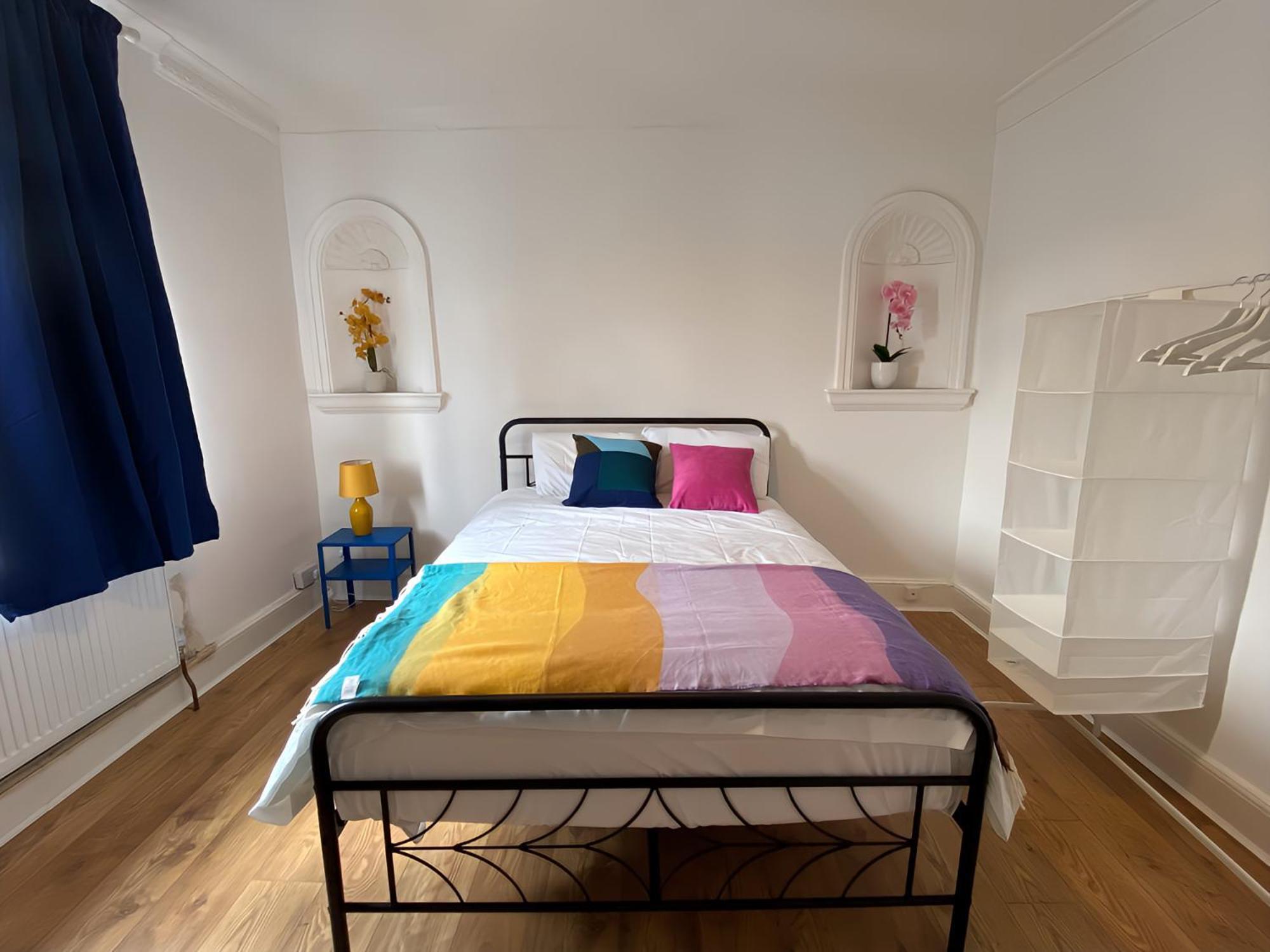 4-Bedroom Home - Perfect For Those Working In Bridgend - By Tailored Accommodation Exteriör bild