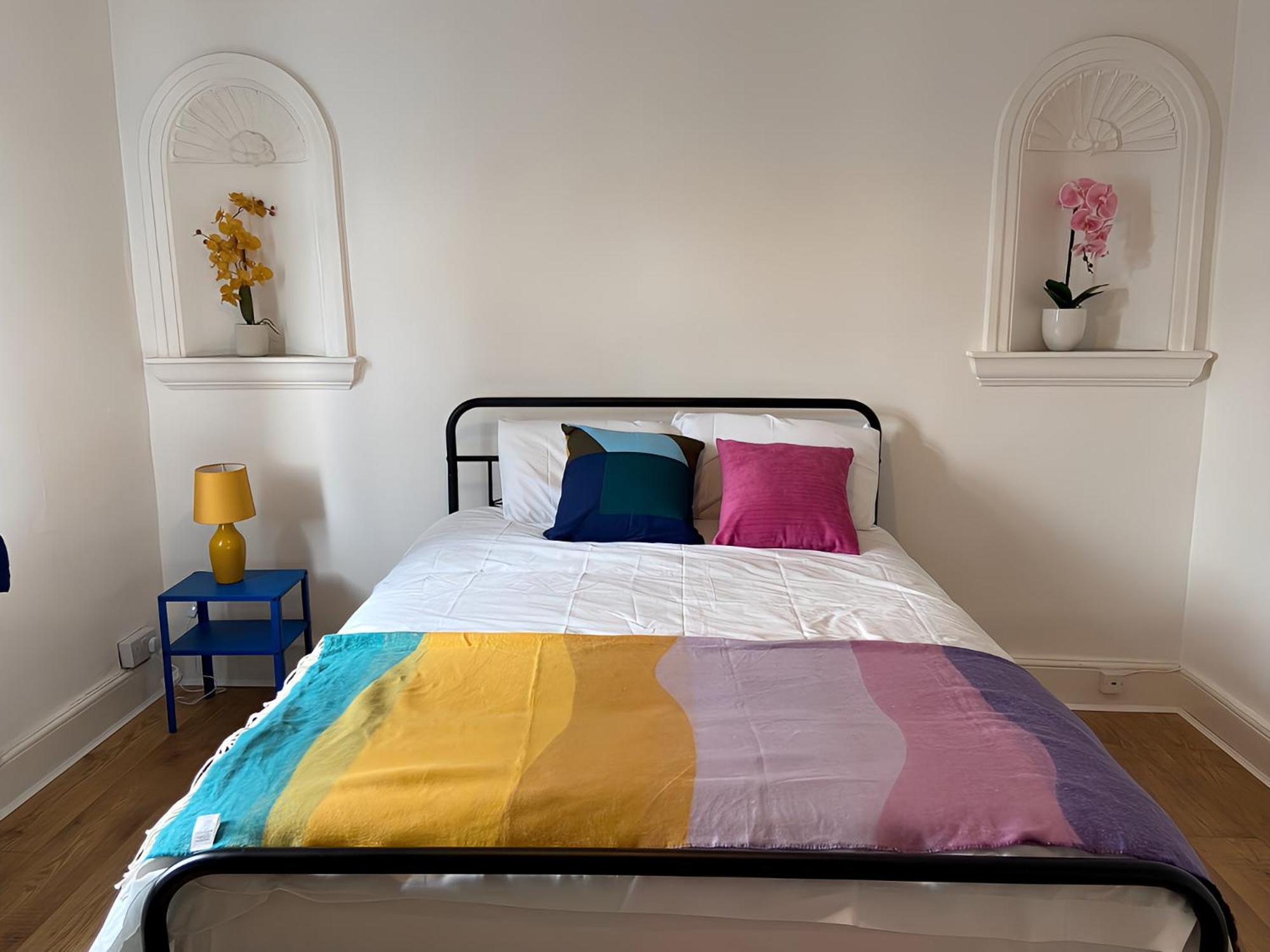 4-Bedroom Home - Perfect For Those Working In Bridgend - By Tailored Accommodation Exteriör bild